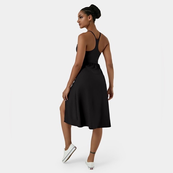 HALARA Dresses & Skirts - NWT HALARA Cloudful pocketed split hem black midi dress Sz S